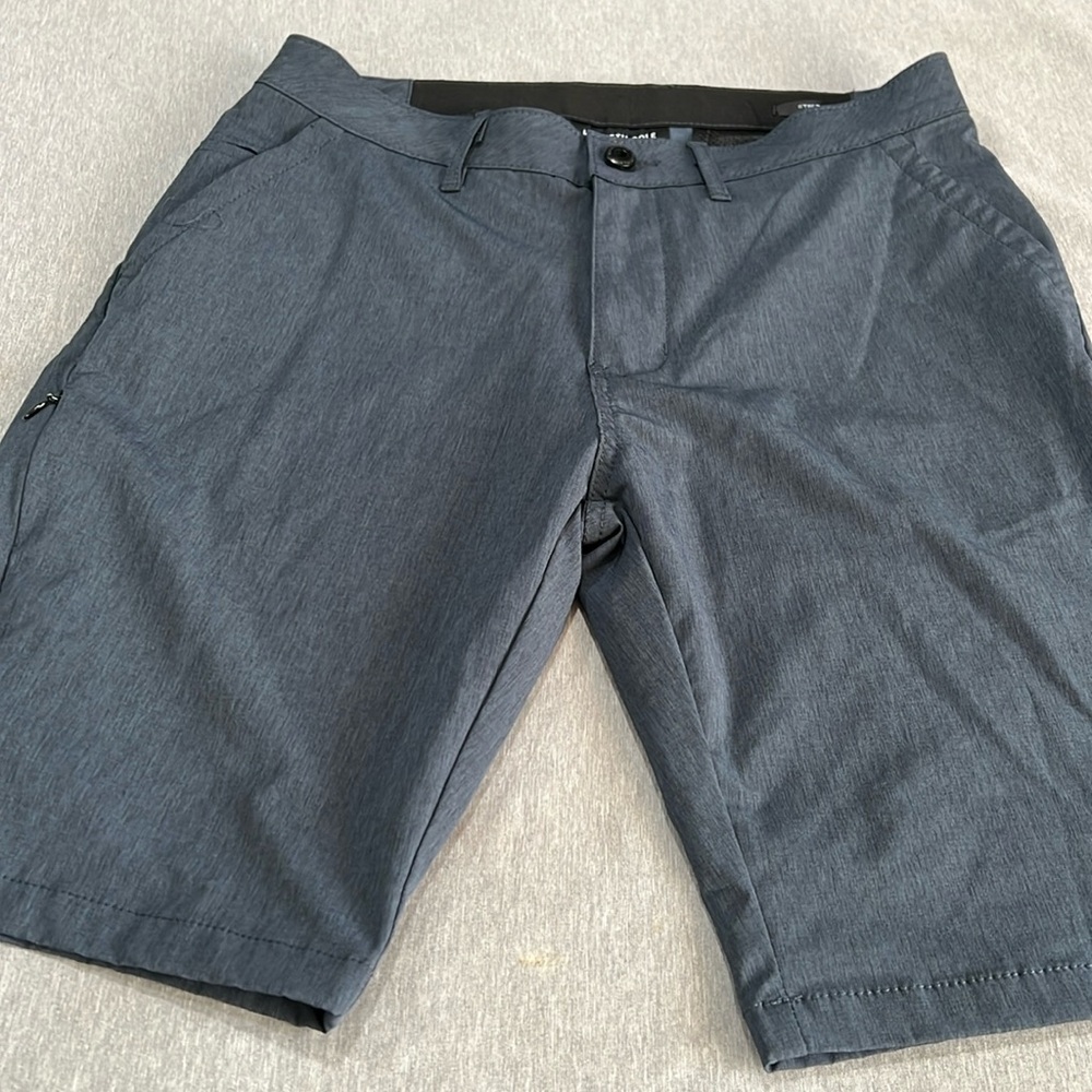 KENNETH COLE , hybrid strech shorts 🩳